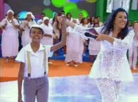 Jotta A participa do “Esquenta” da TV Globo, cantando “Oh Happy Day”. Assista