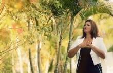 “Deixa Falar”: assista ao novo clipe da cantora Beatriz